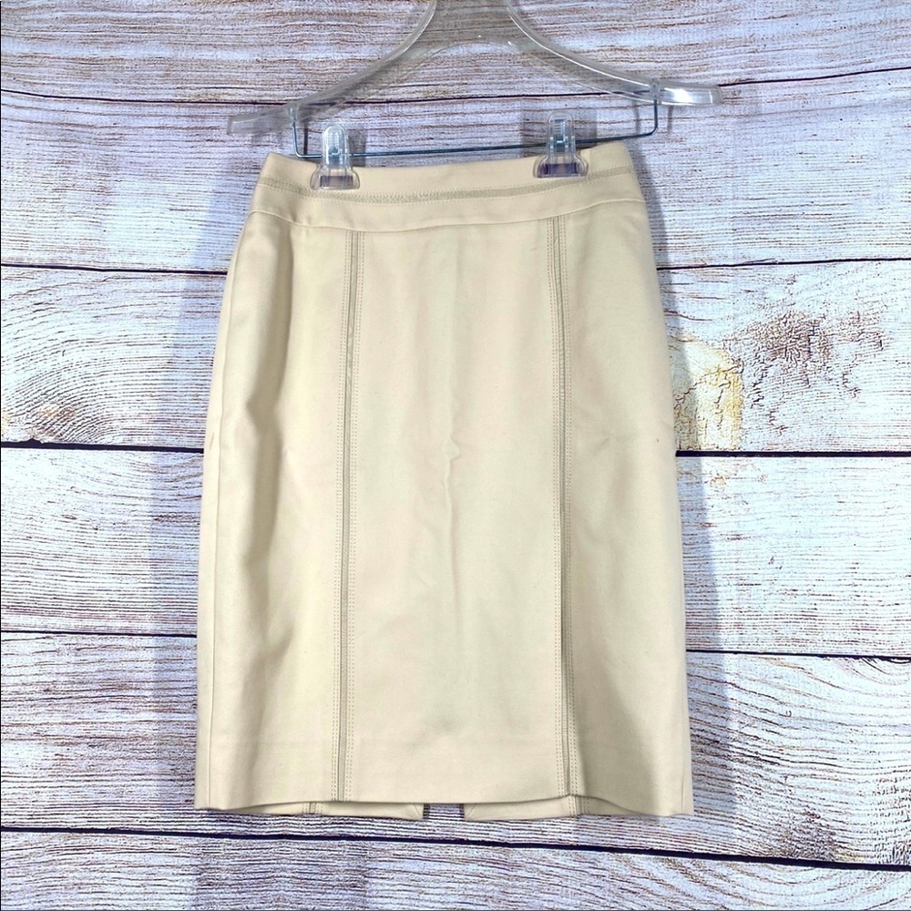WHITE House Black Market Skirt